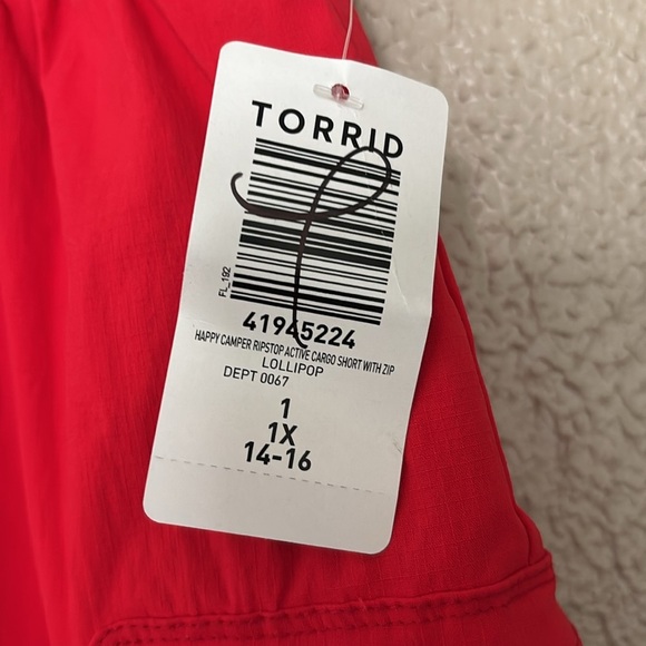 Women’s Torrid Happy Camper Ripstop Active Cargo Short With Zip 1X 14/16 Red - Picture 5 of 10